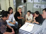 Christiane Schauder mit ihren Studenten, Shanghai Normal University, 2004